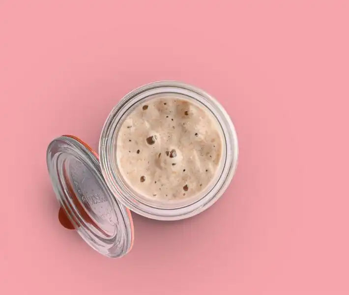 Brot backen mit Sauerteig: Vom Starter bis zur knusprigen Kruste
