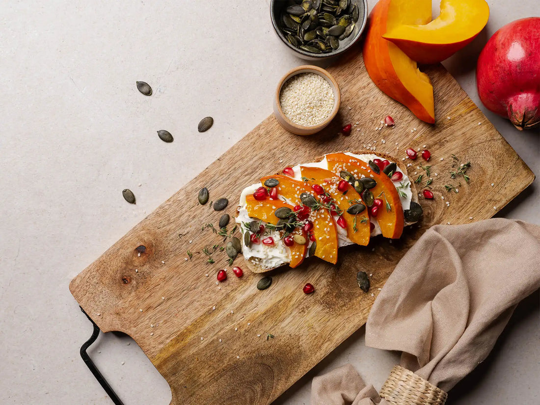 Frischkäse mit gebackenem Honigkürbis und Granatapfel