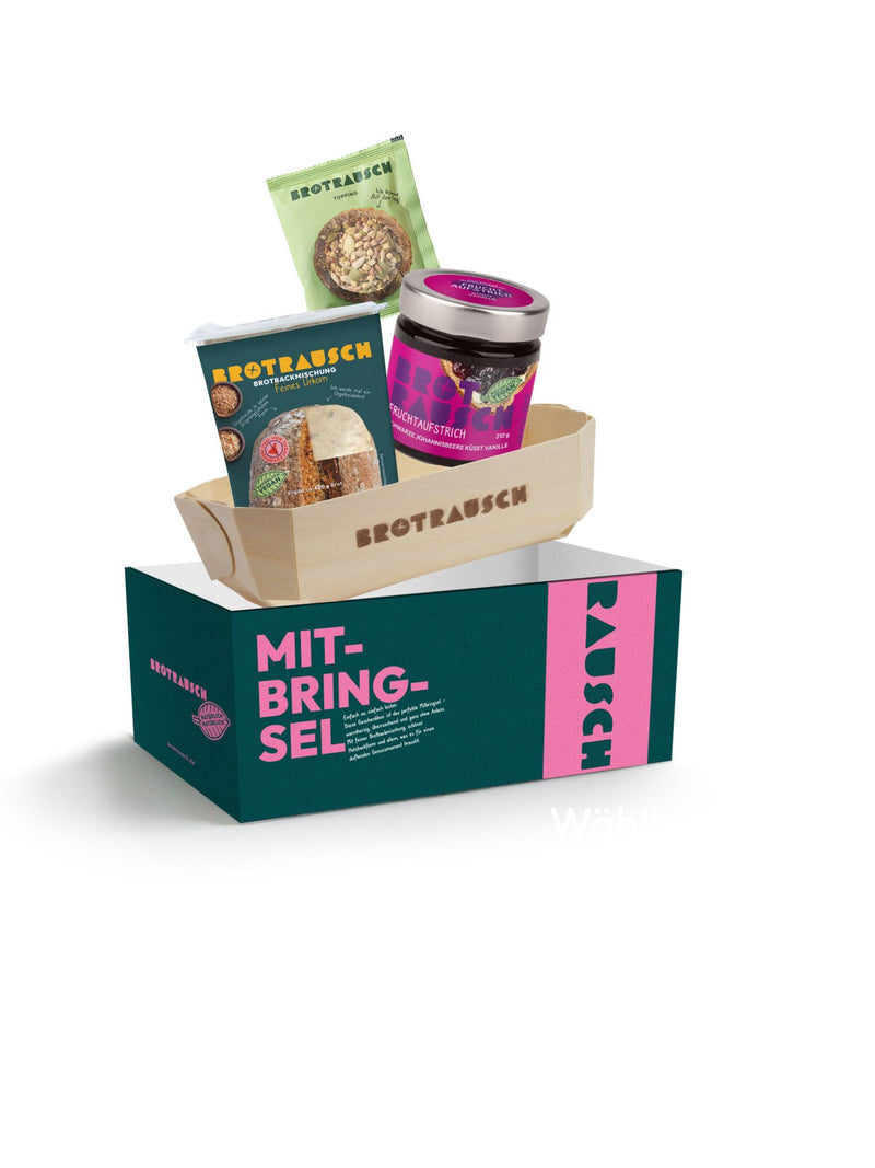 Mitbringsel Geschenkbox M mit Brotbackmischung, Fruchtaufstrich und Holzbackform