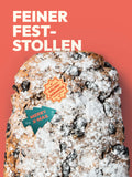 Christstollen aus der Backmischung Feiner Feststollen mit Puderzucker, Nahaufnahme