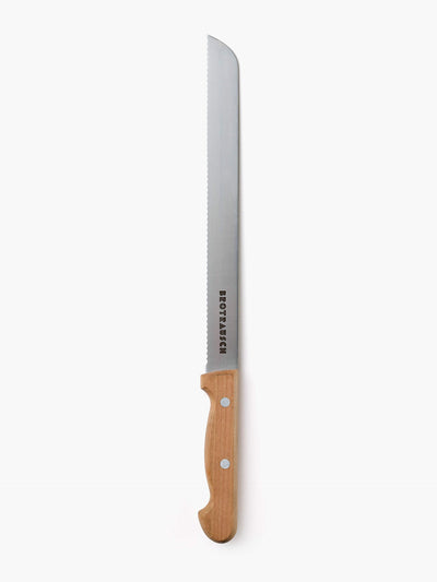 Brotmesser mit Wellenschliff und Holzgriff von Brotrausch, freigestellt