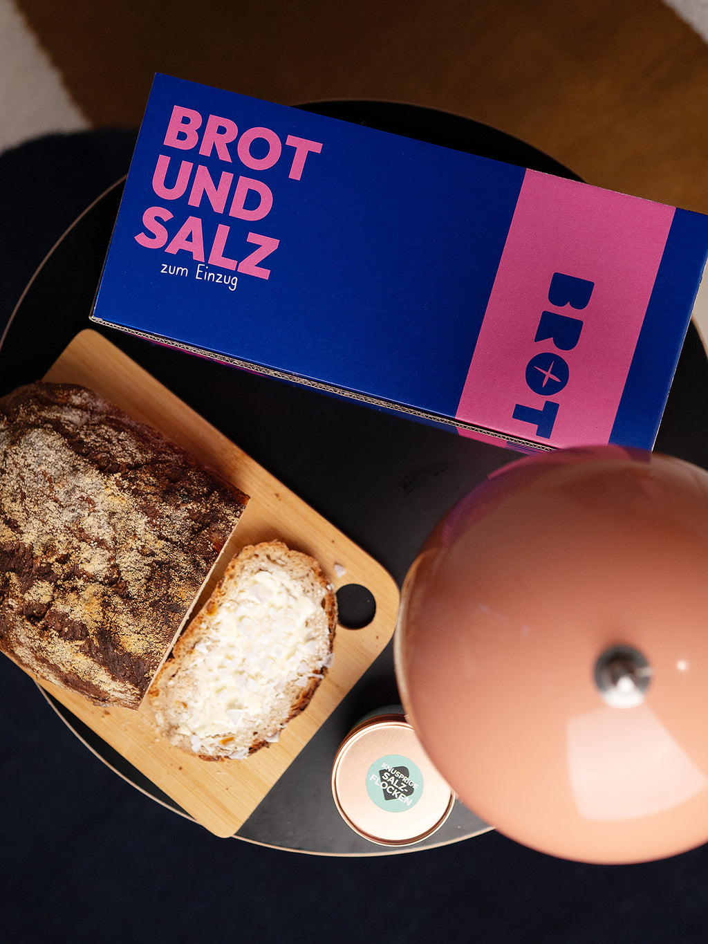 Geschenkbox zum Einzug mit Brot und Salz zum Selberbacken